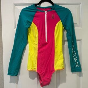 Volcom Simply Solid Long Sleeve Bodysuit One Piece Swimsuit Surf. Size Small